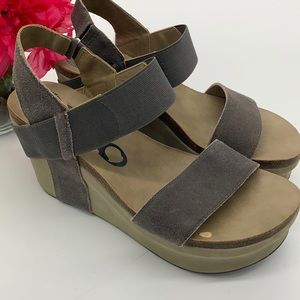 OTBT gray suede elastic platform sandal  - Sz 9.5